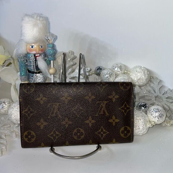 AUTHENTIC 🎖️ Louis Vuitton Monogram Sarah Wallet - Picture 2 of 14